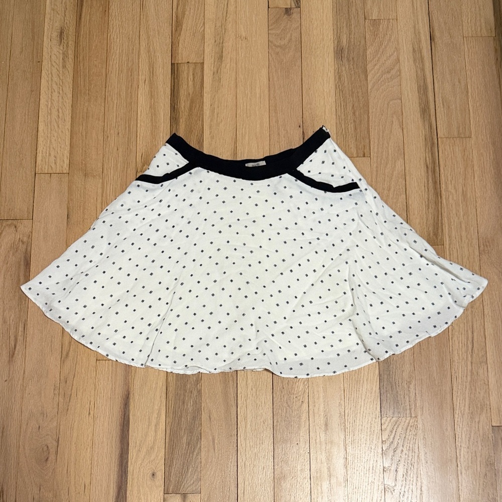 Stylish Black and White Polka Dot Skirt with Pockets